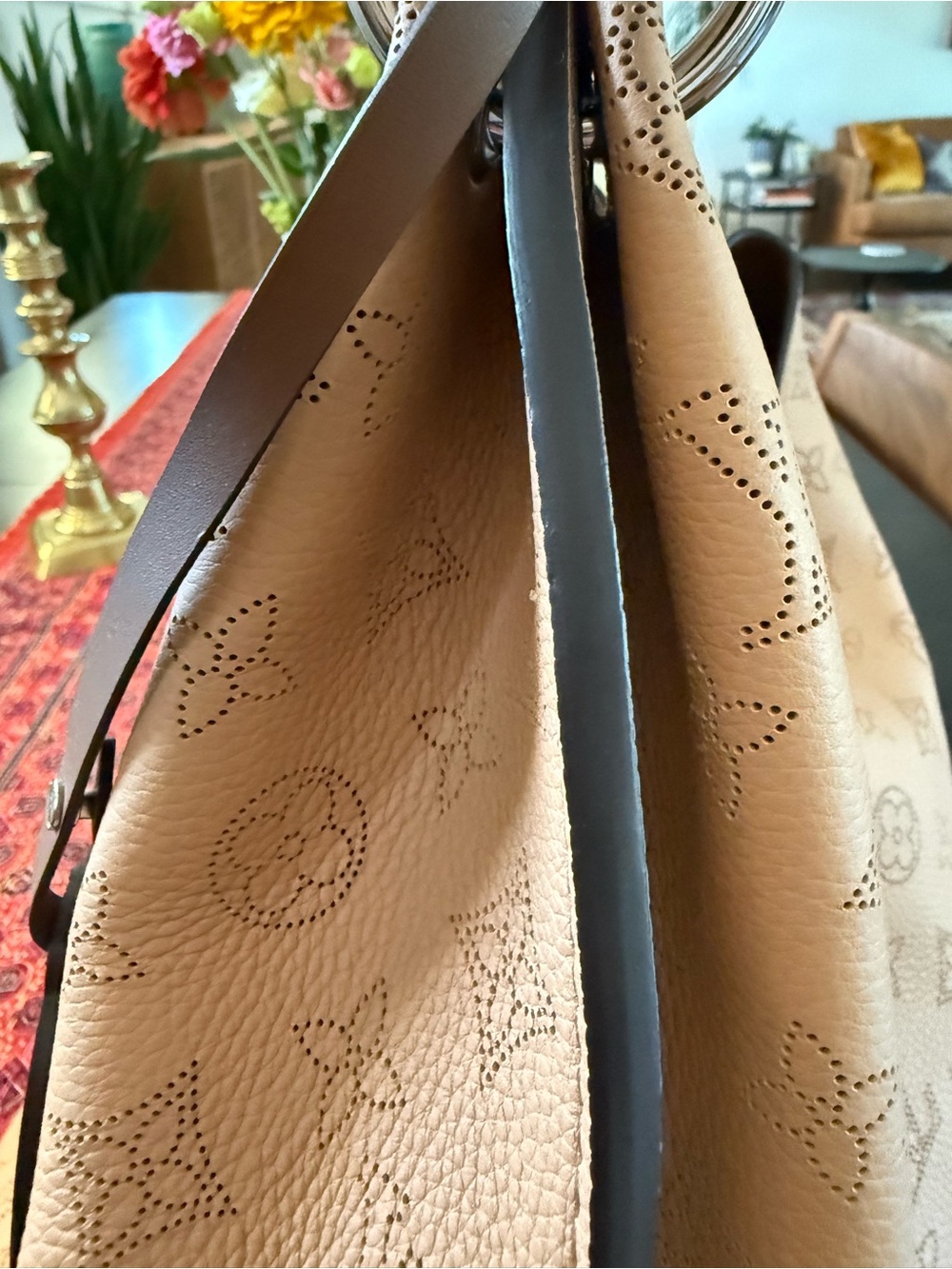 Louis Vuitton Carmel Mahina Arizona Leather Hobo EUC Dust Bag & Receipt - Picture 6 of 13